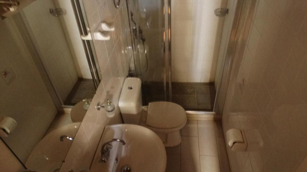 Akrotainaritis Rooms Yerolimin Esterno foto