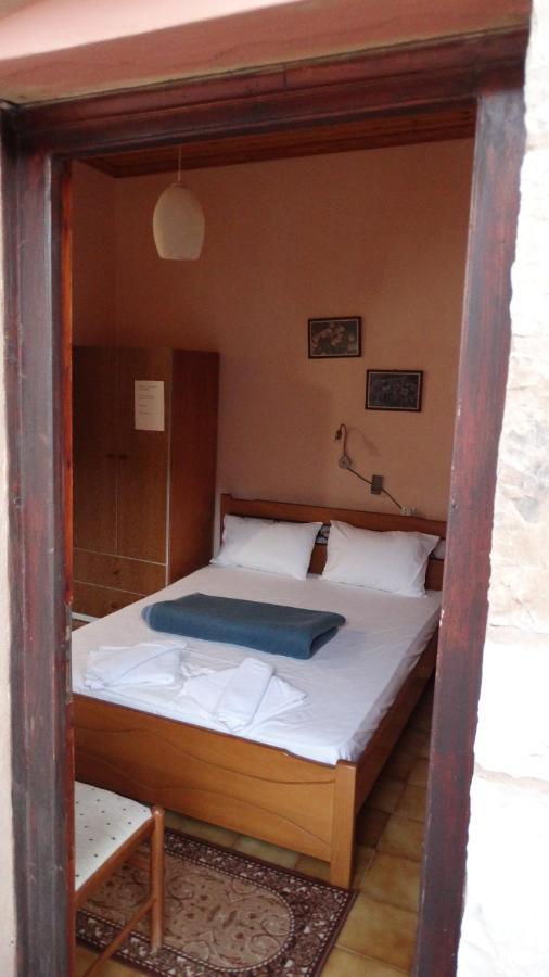 Akrotainaritis Rooms Yerolimin Esterno foto