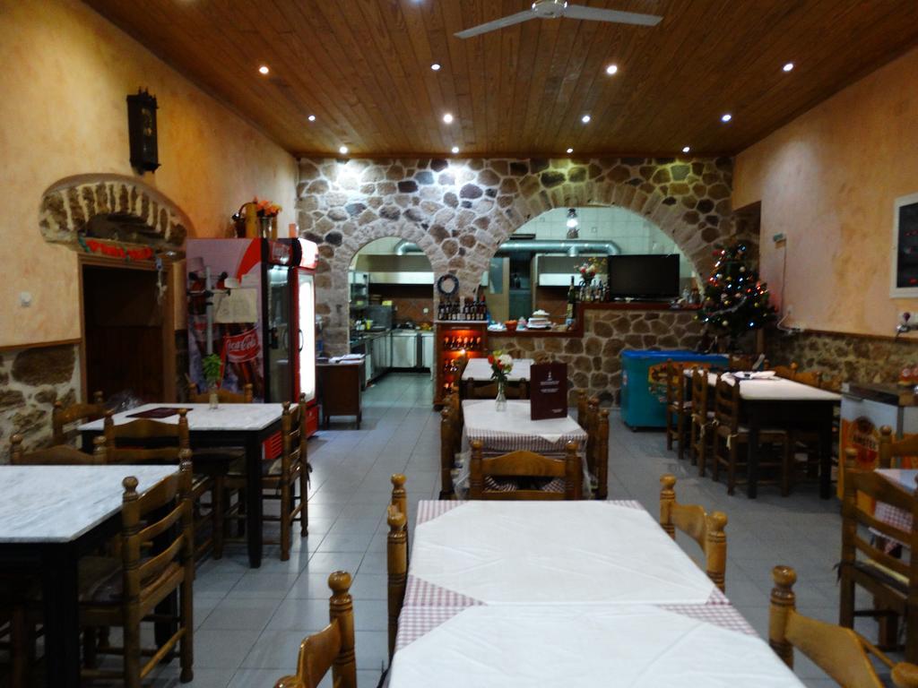 Akrotainaritis Rooms Yerolimin Esterno foto