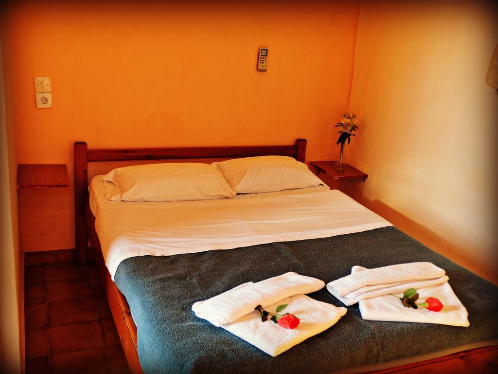 Akrotainaritis Rooms Yerolimin Camera foto